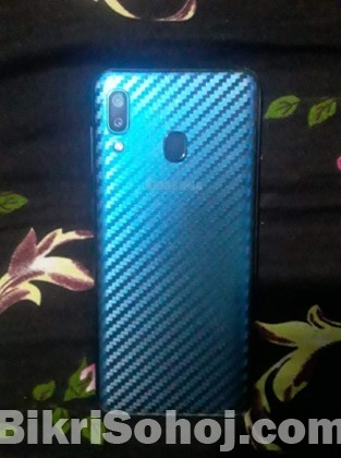 Samsung a20